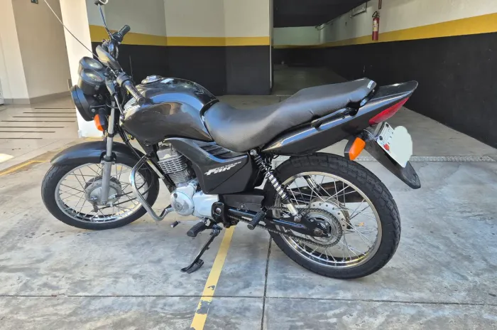 Vendo FAN 2010- Pouco Rodada, excelente estado de conservação.