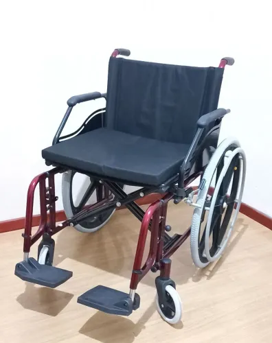 Cadeira de Rodas até 130kgs