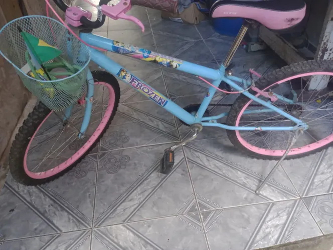Bicicleta menina
