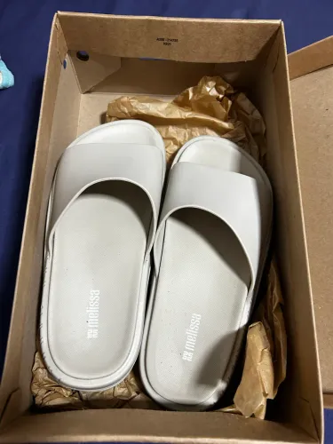 Vendo essa linda sandália da Melissa