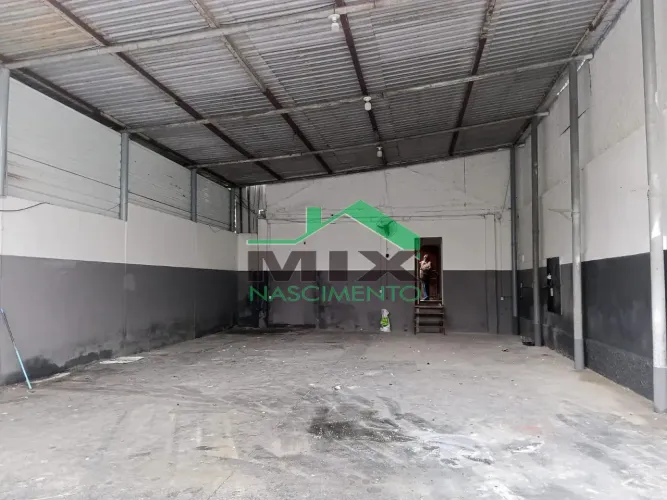 Galpão com 500m² de Área Total, Pé-Direito de 5 Metros e Zoneamento ZUP 3