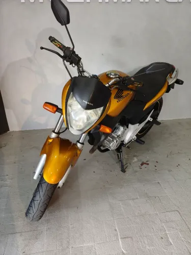 CB300r 2011 Dourada