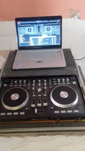 Vendo equipe de som