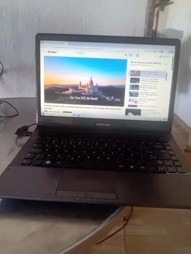 Notebook Samsung i3,4gbddr3,carregador