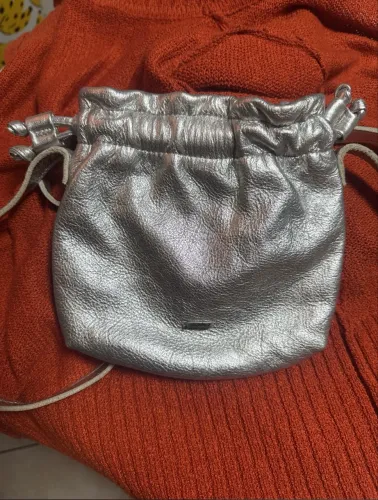 Bolsa Cross Body tiracolo Via Mia em couro prata 