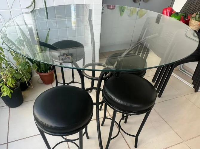 MESA REDONDA FERRO E VIDRO