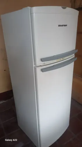 Refrigerador Brastemp 220 v frost free 320 litros .