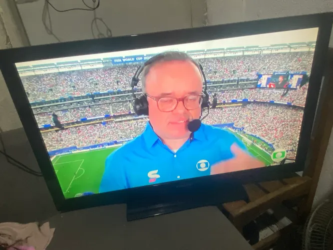 Vendo tv 40 polegadas Samsung 