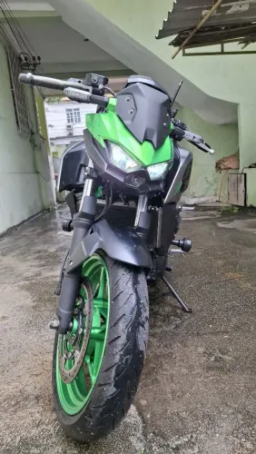 Kawasaki z500se só vem..