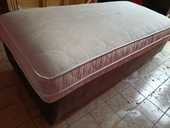 Cama box solteiro conjugado com molas ensacadas...já tá higienizado