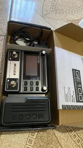 Pedaleira para guitarra Mooer GE 100 zero na caixa !