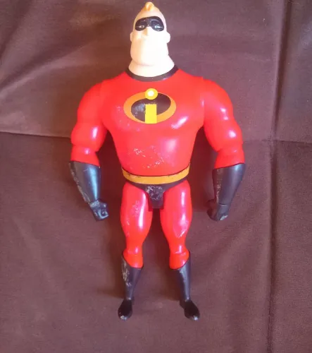 BONECO DO SENHOR INCRIVEL DOS INCRÍVEIS ARTICULADO DA MARCA MATTEL EM BOM ESTADO