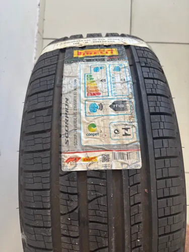 Vendo pneu Pirelli 235/55 R18