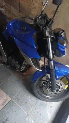 Linda moto para venda em excelente estado de conservação