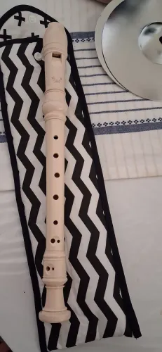 Flauta soprano germânica.Educacao musical.