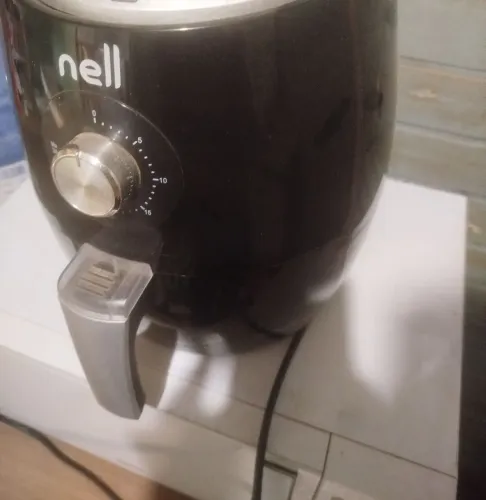 Fritadeira Elétrica sem Óleo/Air Fryer Nell Smart - Preta 2,4L com Timer