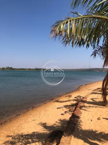 Lote à venda - Condomínio Chalé | Beira Lago