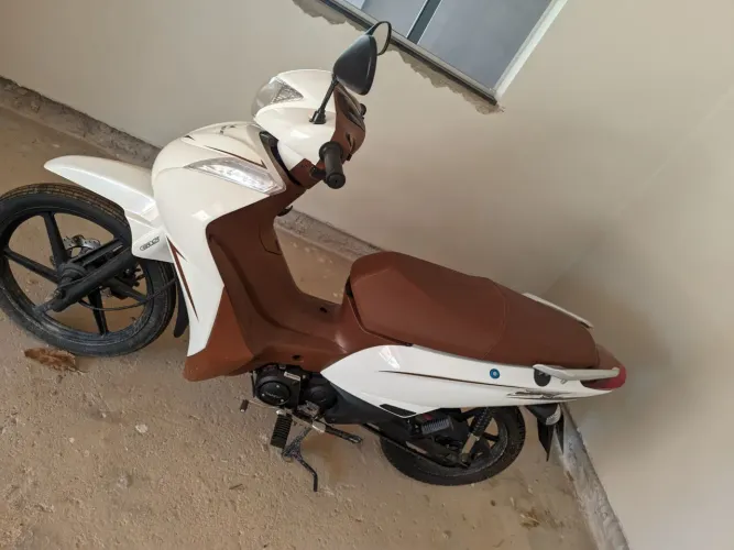 ? SHINERAY JET 125 SS ? BRANCA COM MARROM