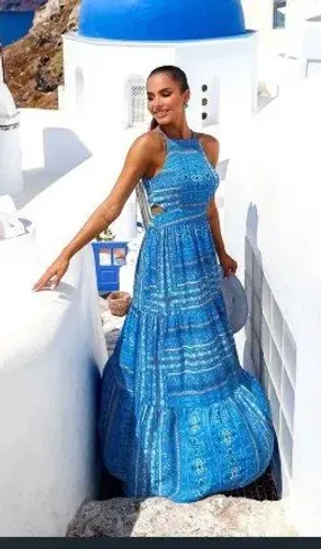 Vestido longo com recorda na lateral da cintura. M