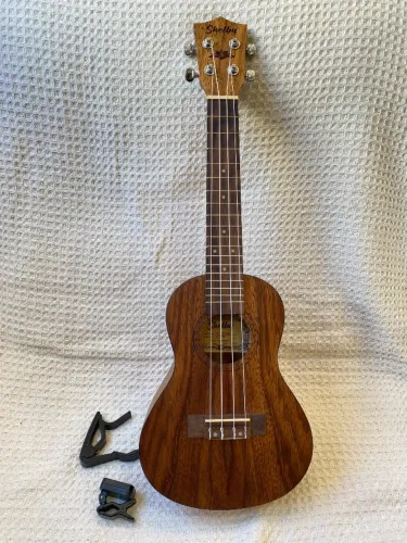 Ukulele Concerto Acústico Nylon SU23M Natural SHELBY