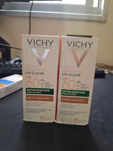 Protetor Solar Vichy Capital Soleil UV-Clear FPS 60 (Cor 4.0) -