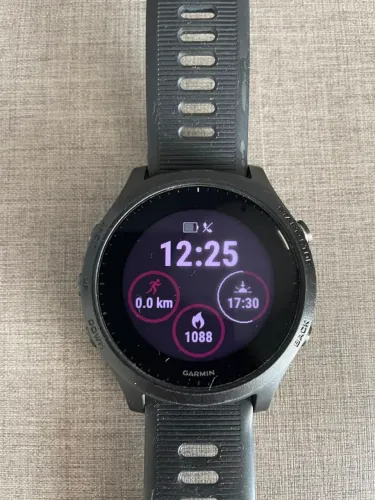 Relogio Smartwatch Garmin Forerunner 945 Music para Triatletas, corredores  