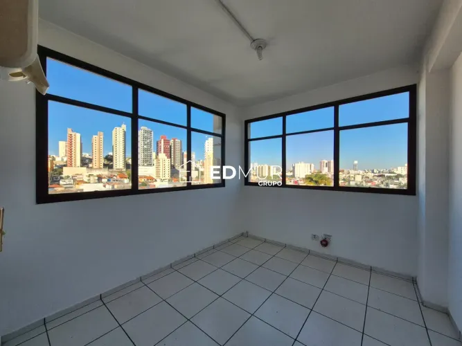 SALA para ALUGUEL com 50m² no bairro Santa Terezinha com 0 quartos e 1 vagas. SANTO ANDRÉ,