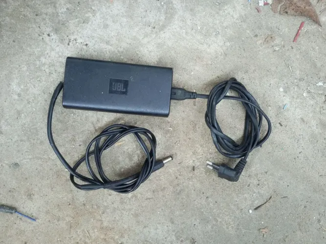 VENDO CARREGADOR CAIXA JBL