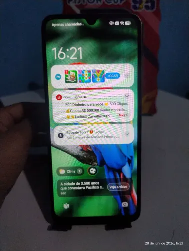 Celular a venda por 600