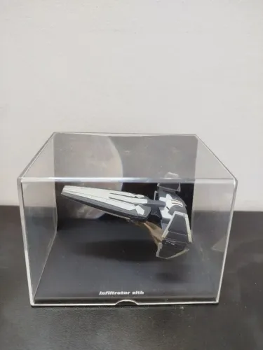 Sith Infiltrator Star Wars - Miniatura em Expositor Acrílico