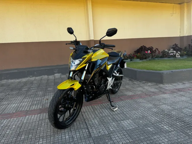 Vendo CB 300 Twister , 2024 , pouco rodada