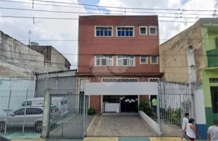 Prédio inteiro à venda em Brás - SP