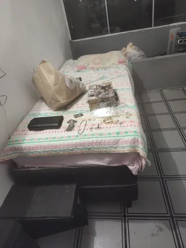 Cama solteirão com base