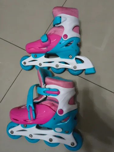 Patins infantil feminino, vai do número 32 ao 35