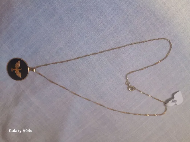 Cordão bijouteria 40 cm com pendente medalha 