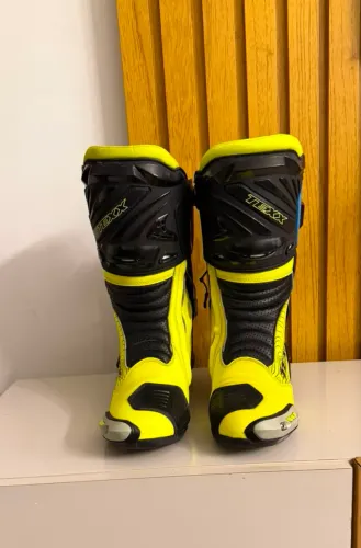 BOTA TEXX SEMI NOVA 42 