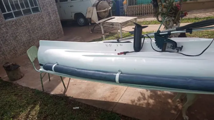 Barco de fibra e motor elétrico de 5 marchas
