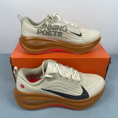 Nike Vomero Plus - R$900 reais ( tênis importado)