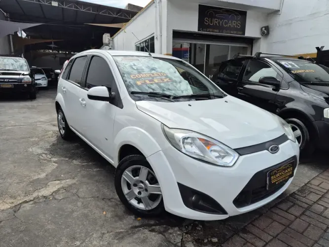 Ford Fiesta 1.0 Rocam SE Plus Hatch 8V Flex 4P Manual 2014