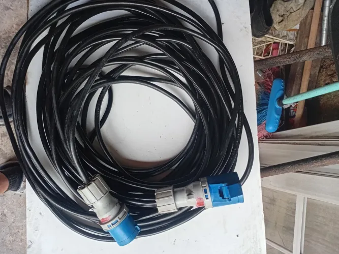 Cabo de extensão 3 por 2 e meio 750wats 25 metro