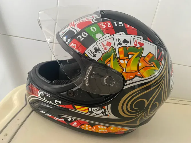 Capacete