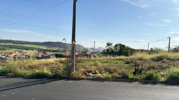Venda de Terreno / Padrão na cidade de Descalvado