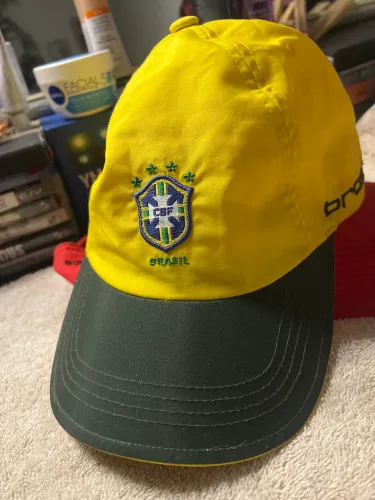 BONÉ SELEÇÃO BRASILEIRA ANO 2000 SUPER CONSERVADO
