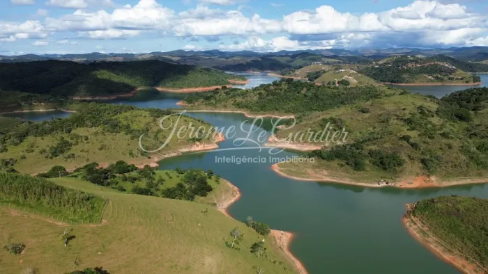 Sitio beira da Represa Santa Branca