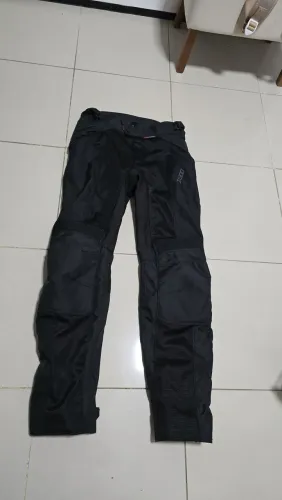 Calça versa X11 Tam. P Seminova