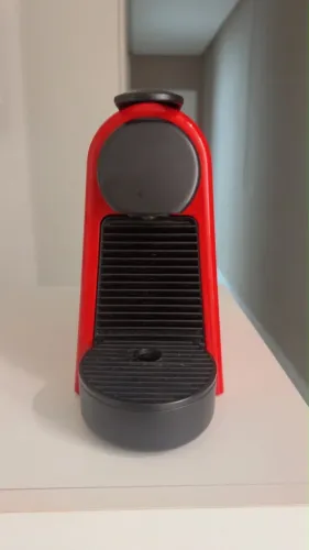 CAFETEIRA NESPRESSO VERMELHA
