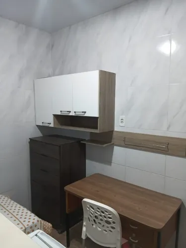Alugo- Suite/quarto para estudantes da UFPE à 800metros da Reitoria