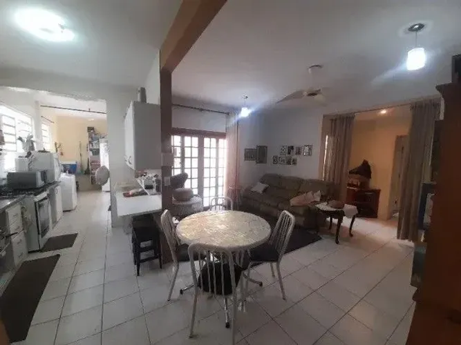 Casa com 5 dormitórios à venda, 360 m² - Chácara do Visconde - Taubaté/SP