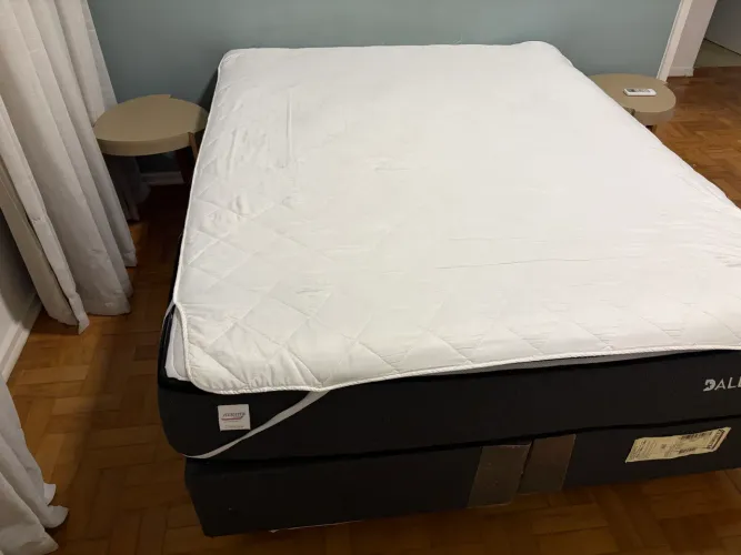 02 Camas Box Queensize com colchão Dallas - Excelente estado 