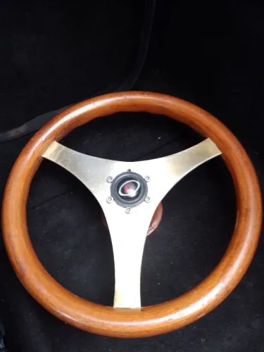 Volante de Madeira 
